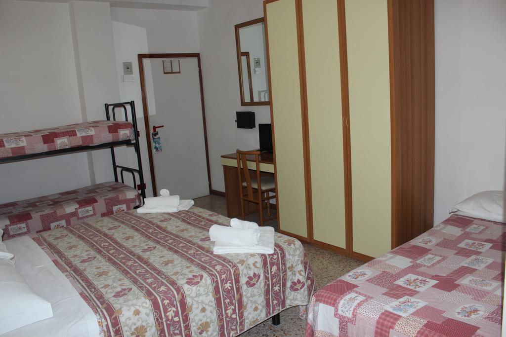 Hotel Santini Rimini Bilik gambar